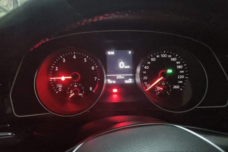 Used Volkswagen Magotan 2018 330TSI DSG Luxury Model Instrument Cluster