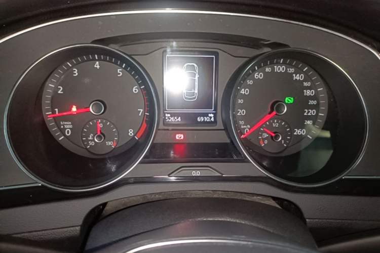 Used Volkswagen Magotan 2018 Facelift 330TSI DSG Luxury Model Instrument Cluster
