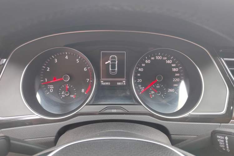 Used Volkswagen Magotan 2018 Facelift 330TSI DSG Luxury Model Instrument Cluster