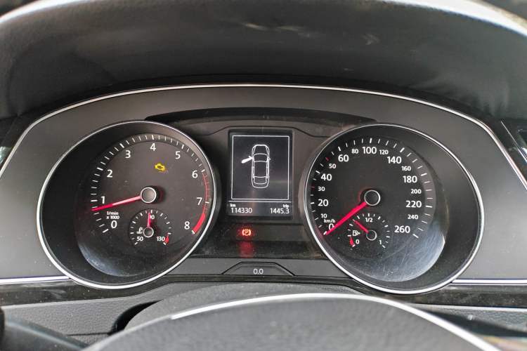 Used Volkswagen Magotan 2018 330TSI DSG Advanced Model Instrument Cluster