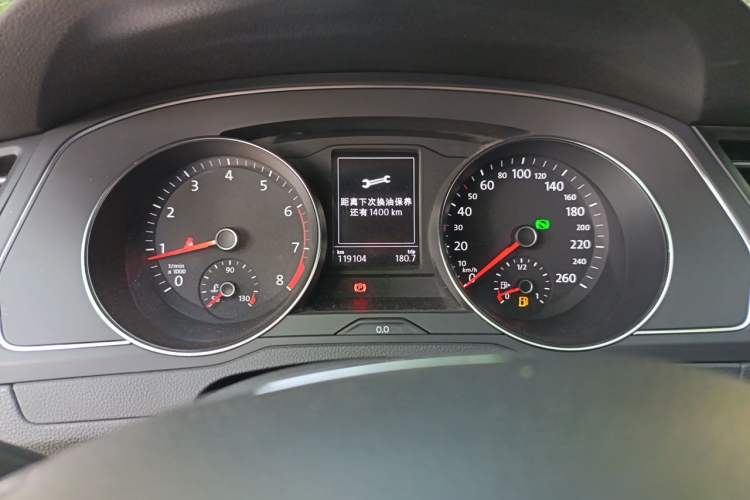 Used Volkswagen Magotan 2018 280TSI DSG Comfort Model Instrument Cluster