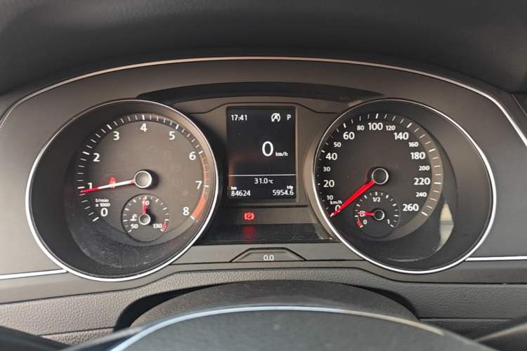 Used Volkswagen Magotan 2018 280TSI DSG Comfort Model Instrument Cluster