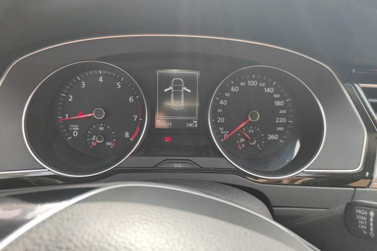 Used Volkswagen Magotan 2018 330TSI DSG Advanced Model Instrument Cluster