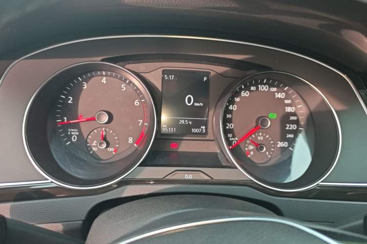 Used Volkswagen Magotan 2018 Facelift 330TSI DSG Luxury Model Instrument Cluster