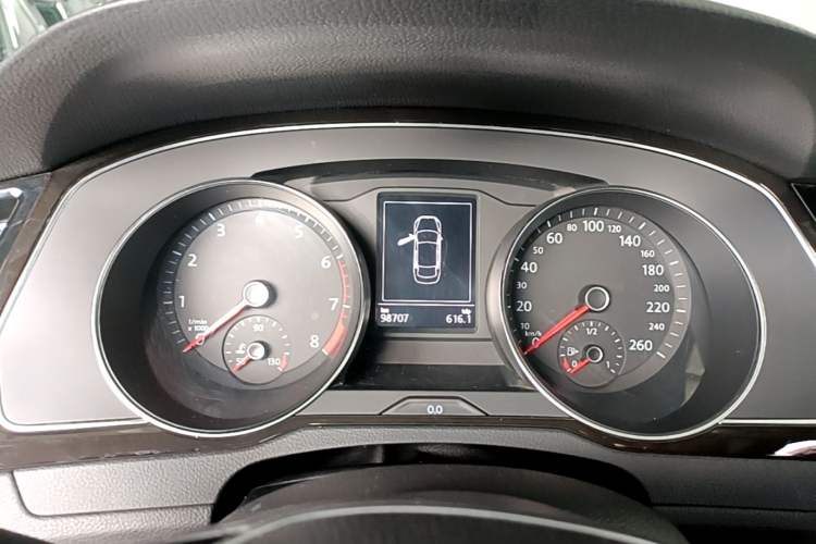 Used Volkswagen Magotan 2018 330TSI DSG Luxury Model Instrument Cluster