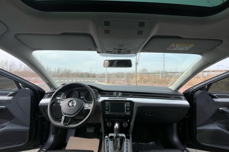Used Volkswagen Magotan 2018 330TSI DSG Advanced Model Interior 1