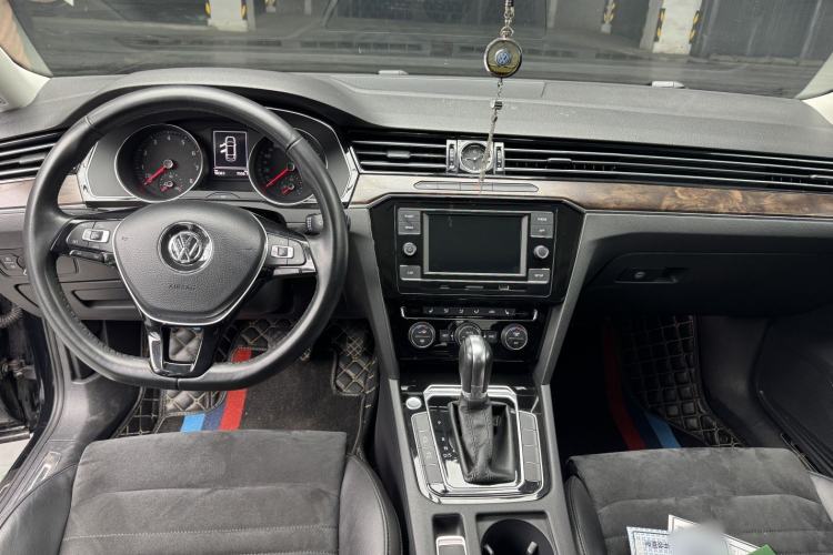 Used Volkswagen Magotan 2018 380TSI DSG Luxury Model Interior 1