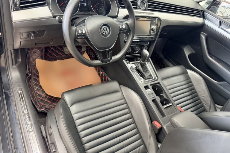 Used Volkswagen Magotan 2018 330TSI DSG Advanced Model Interior 1