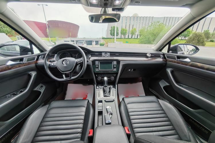 Used Volkswagen Magotan 2018 Facelift 330TSI DSG Luxury Model Interior 1