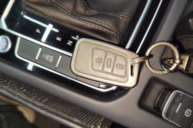 Used Volkswagen Magotan 2018 330TSI DSG Advanced Model Interior 1
