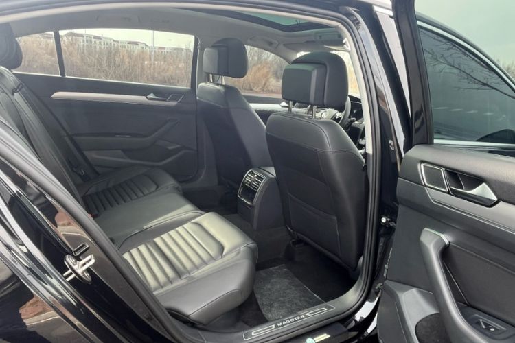 Used Volkswagen Magotan 2018 330TSI DSG Advanced Model Interior 10
