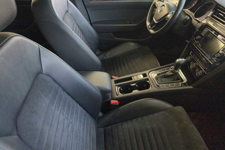 Used Volkswagen Magotan 2018 330TSI DSG Luxury Model Interior 2