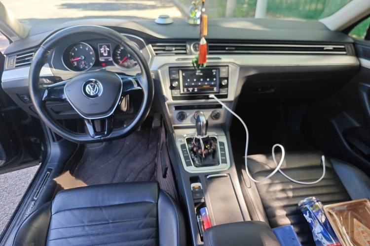 Used Volkswagen Magotan 2018 280TSI DSG Comfort Model Interior 2