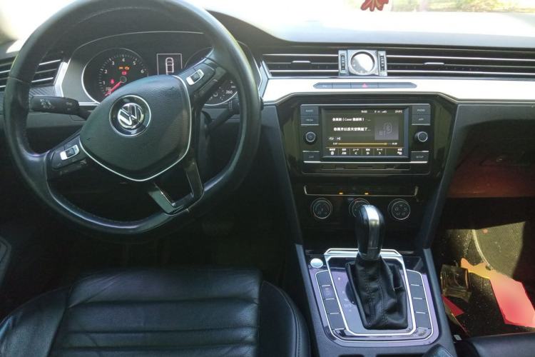 Used Volkswagen Magotan 2018 330TSI DSG Advanced Model Interior 2