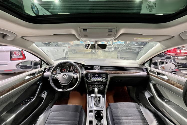Used Volkswagen Magotan 2018 330TSI DSG Luxury Model Interior 2