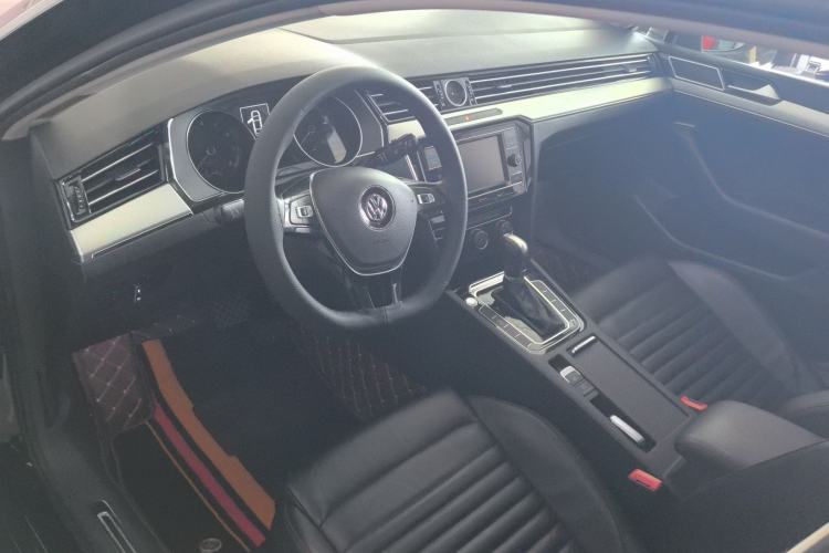 Used Volkswagen Magotan 2018 330TSI DSG Advanced Model Interior 2
