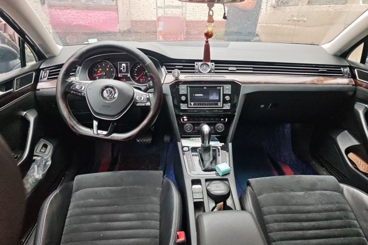 Used Volkswagen Magotan 2018 330TSI DSG Luxury Model Interior 2
