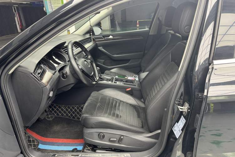 Used Volkswagen Magotan 2018 380TSI DSG Luxury Model Interior 2