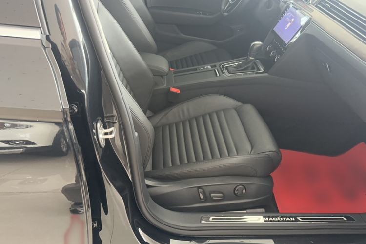 Used Volkswagen Magotan 2018 Facelift 330TSI DSG Luxury Model Interior 2