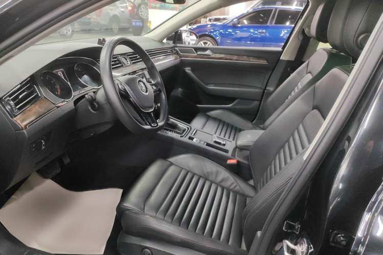 Used Volkswagen Magotan 2018 Facelift 330TSI DSG Luxury Model Interior 2