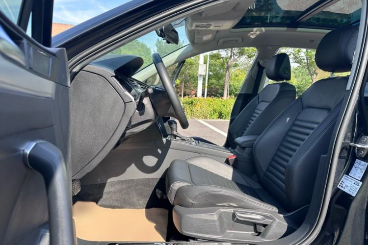 Used Volkswagen Magotan 2018 280TSI DSG Comfort Model Interior 2