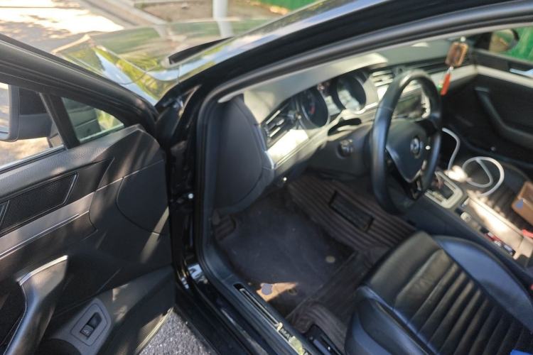 Used Volkswagen Magotan 2018 280TSI DSG Comfort Model Interior 3