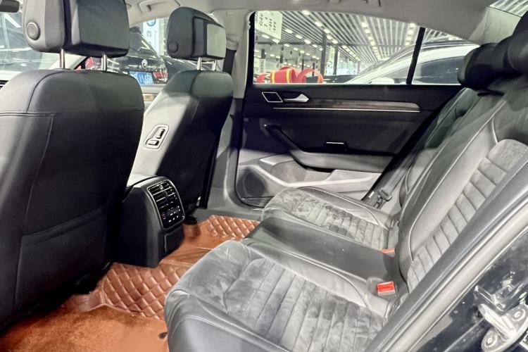Used Volkswagen Magotan 2018 330TSI DSG Luxury Model Interior 3