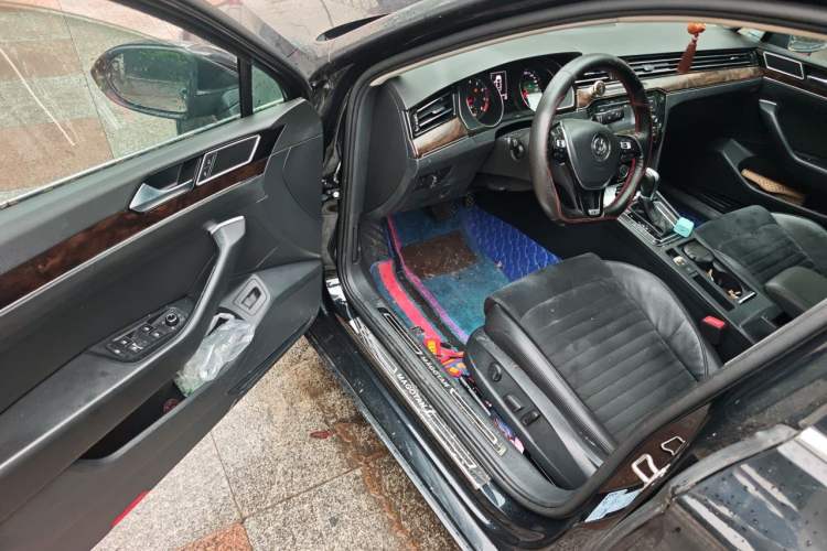 Used Volkswagen Magotan 2018 330TSI DSG Luxury Model Interior 3