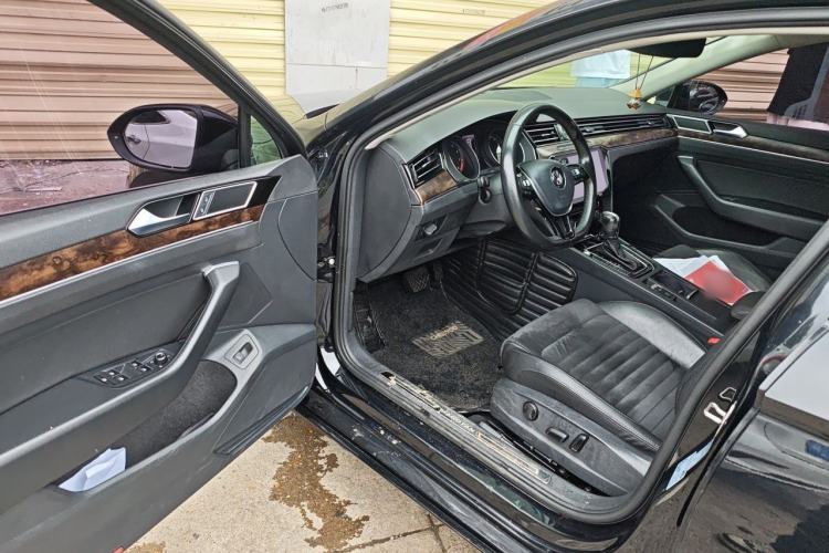 Used Volkswagen Magotan 2018 330TSI DSG Luxury Model Interior 3