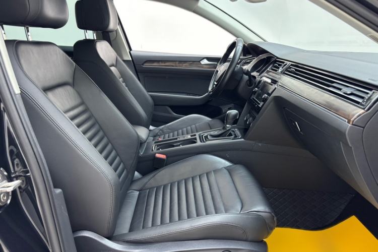 Used Volkswagen Magotan 2018 Facelift 330TSI DSG Luxury Model Interior 3