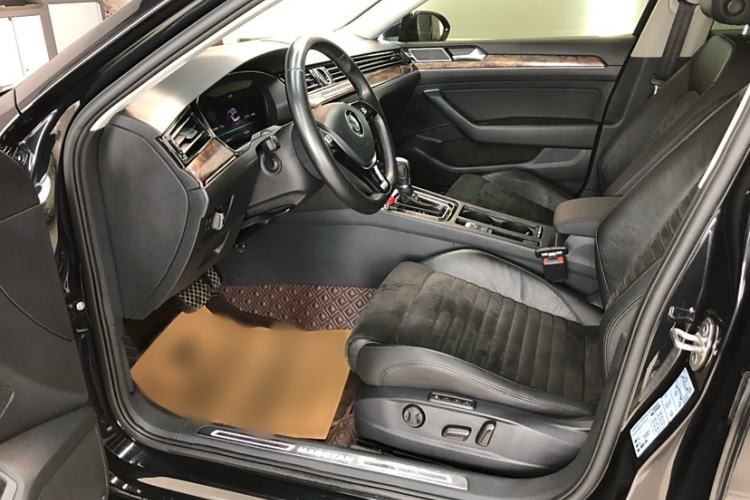 Used Volkswagen Magotan 2018 330TSI DSG Luxury Model Interior 3