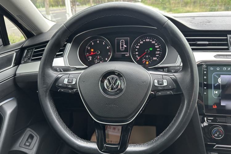 Used Volkswagen Magotan 2018 330TSI DSG Advanced Model Interior 3
