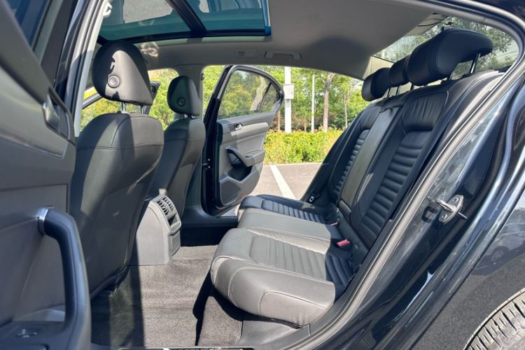 Used Volkswagen Magotan 2018 280TSI DSG Comfort Model Interior 3