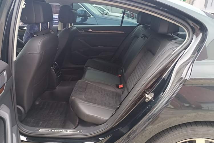 Used Volkswagen Magotan 2018 330TSI DSG Luxury Model Interior 4