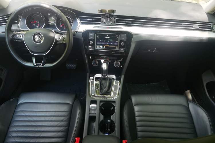Used Volkswagen Magotan 2018 330TSI DSG Advanced Model Interior 4