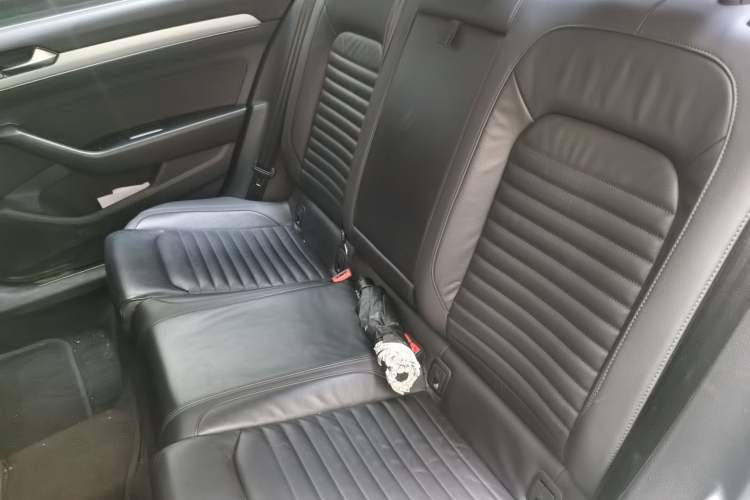 Used Volkswagen Magotan 2018 330TSI DSG Advanced Model Interior 4