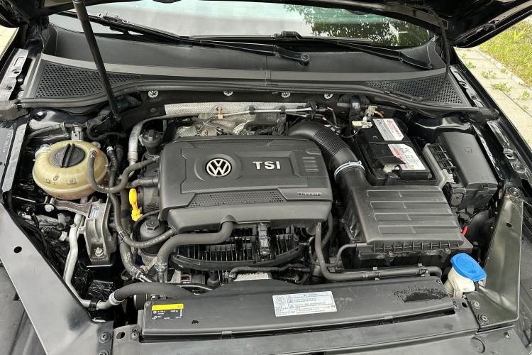 Used Volkswagen Magotan 2018 330TSI DSG Advanced Model Interior 8