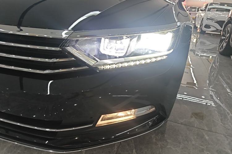 Used Volkswagen Magotan 2018 Facelift 330TSI DSG Luxury Model Left Front Headlight