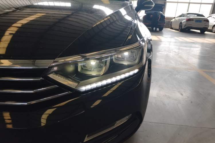Used Volkswagen Magotan 2018 330TSI DSG Luxury Model Left Front Headlight