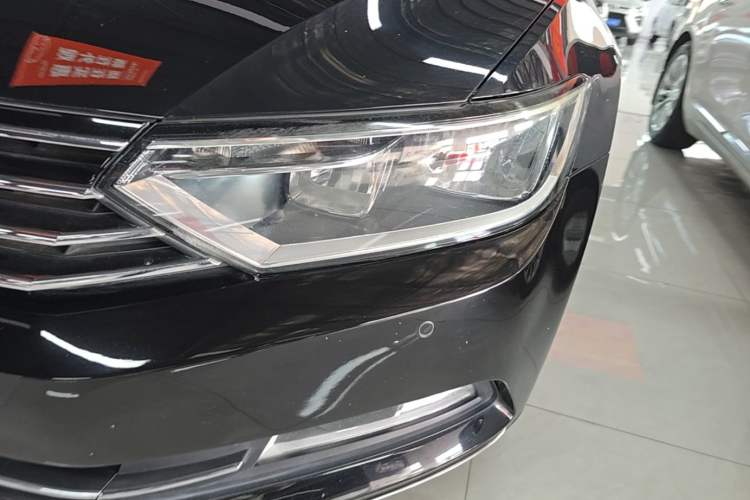 Used Volkswagen Magotan 2018 330TSI DSG Advanced Model Left Front Headlight