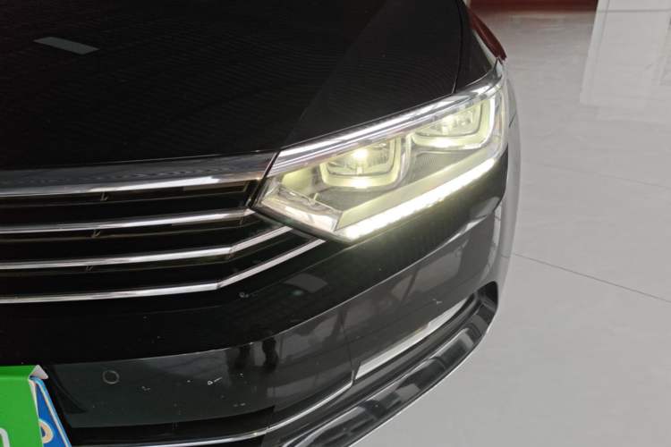 Used Volkswagen Magotan 2018 330TSI DSG Luxury Model Left Front Headlight