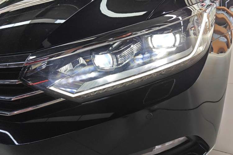 Used Volkswagen Magotan 2018 330TSI DSG Luxury Model Left Front Headlight