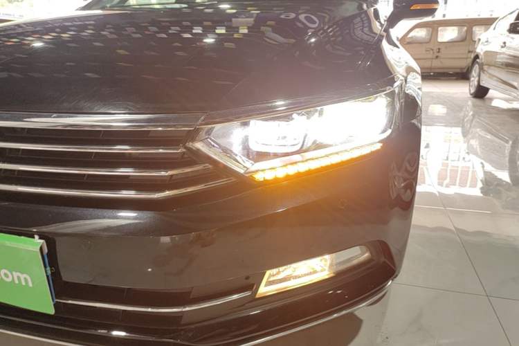 Used Volkswagen Magotan 2018 Facelift 330TSI DSG Luxury Model Left Front Headlight
