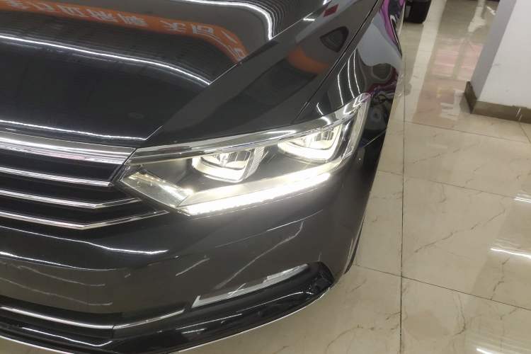 Used Volkswagen Magotan 2018 330TSI DSG Luxury Model Left Front Headlight