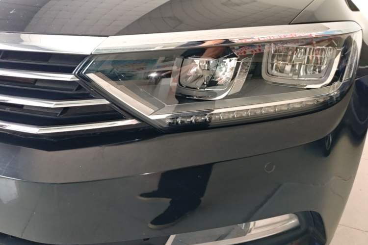 Used Volkswagen Magotan 2018 Facelift 330TSI DSG Luxury Model Left Front Headlight