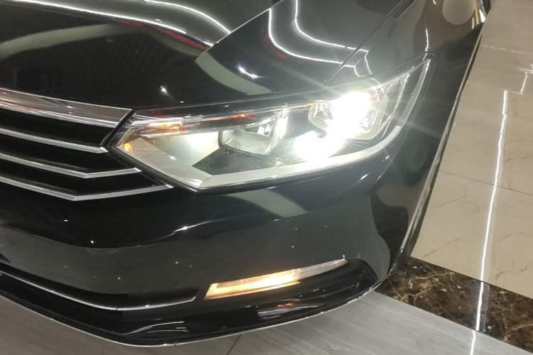 Used Volkswagen Magotan 2018 330TSI DSG Advanced Model Left Front Headlight