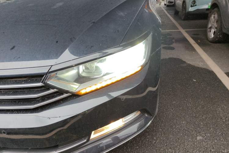 Used Volkswagen Magotan 2018 Facelift 330TSI DSG Luxury Model Left Front Headlight