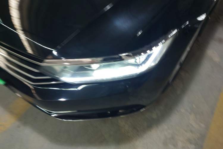 Used Volkswagen Magotan 2018 330TSI DSG Advanced Model Left Front Headlight