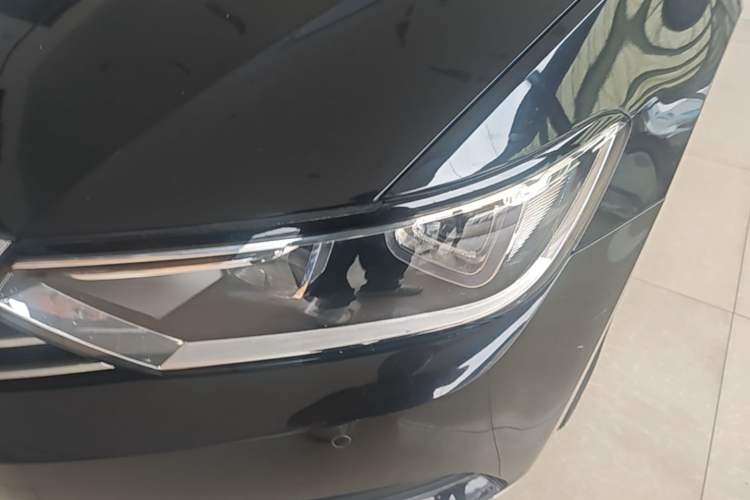 Used Volkswagen Magotan 2018 330TSI DSG Advanced Model Left Front Headlight