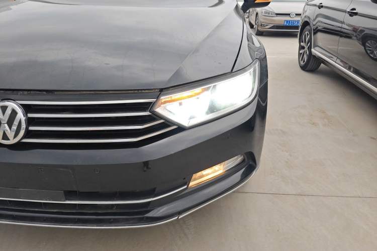 Used Volkswagen Magotan 2018 330TSI DSG Advanced Model Left Front Headlight
